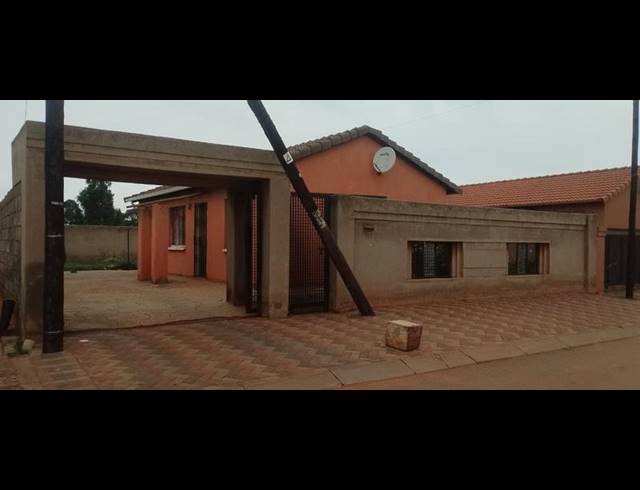2 BEDROOM HOUSE FOR SALE IN PROTEA GLEN EXT